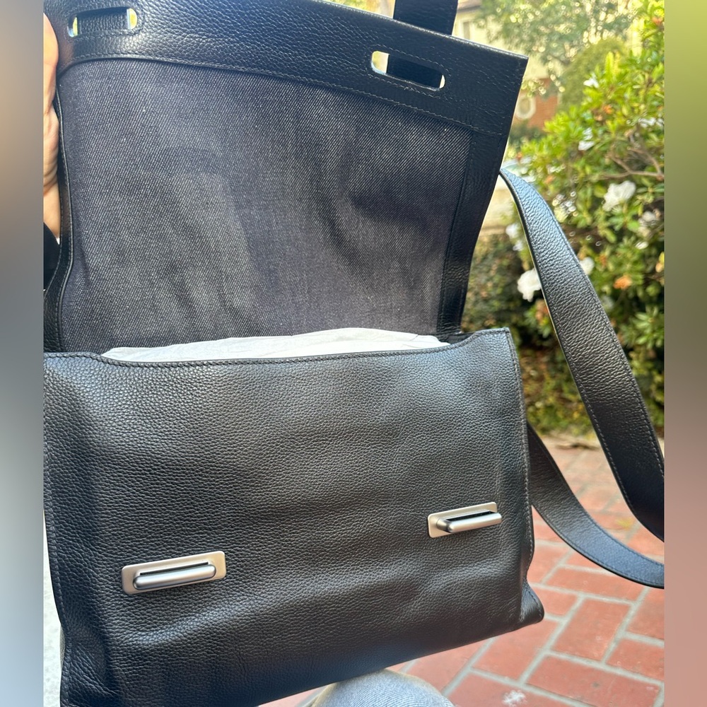 Beautiful genuine Prada bag in mint condition - Picture 5 of 11